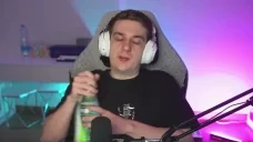 EveloneDrink emote for Discord