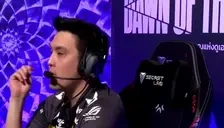 fadedWHAT emote for Discord