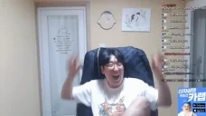 footCLAP emote for Discord