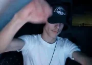 fl1ppzrave emote for Discord